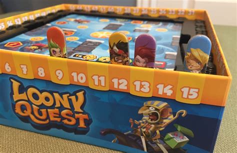 ¡Loony Quest! Un juego de cartas hilarante para liberar tu lado loco!